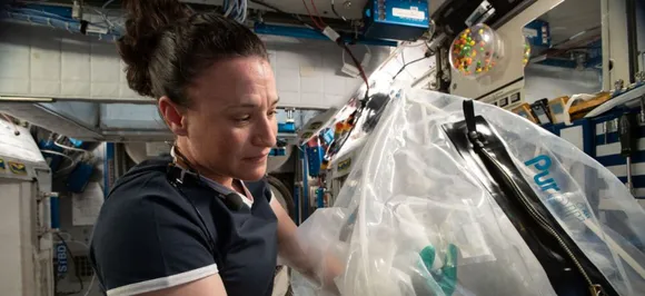 WHAT! Astronauts just mixed cement in space and itâ€™s just WOW