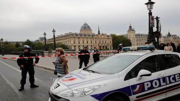 Four Officers Killed In Paris Police Headquarters Assault, Knife Attacker Shot Dead 