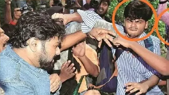 BJP Supporters Attack Student Seen Pulling Babul Supriyo's Hair During JU Incident, Arrested