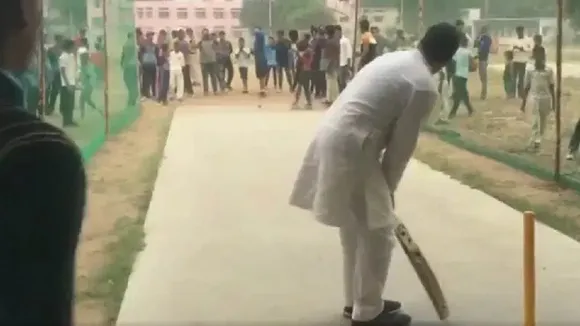 Watch: Rahul Gandhi Plays Cricket With Students After Chopper Makes Emergency Landing in Haryana