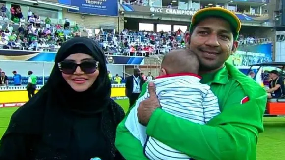 'Is MS Dhoni Retired. How Old Is He?' Sarfaraz Ahmed's Wife Lashes Out Over Retirement Reports