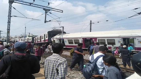 2 Trains Collide At Telanganaâ€™s Kacheguda Station, 30 Injured, Rescue Op Underway  