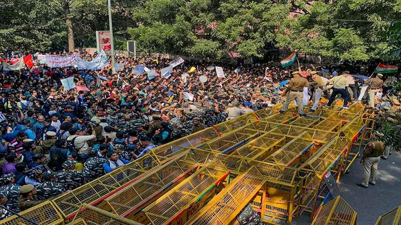 JNU protest: Entry, Exit At 3 Delhi Metro stations Near Parliament Reopened