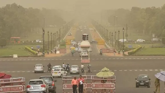 Delhi: Mercury Dips To 9.4 Degrees Celsius, Windy Day Ahead, Say Weather Officials