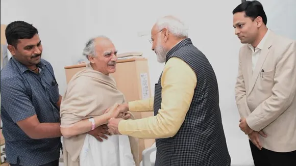 PM Modi Meets Former Union Minister Arun Shourie At Pune Hospital, Enquires About His Health