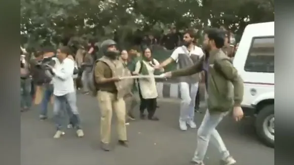 JNU Students Lathicharged By Delhi Police During Protest Against Fee Hike 