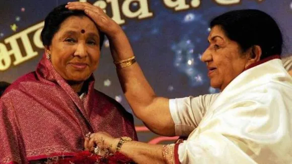 Asha Bhosle Gets Emotional As Lata Mangeshkar Returns Home After 28 Days 