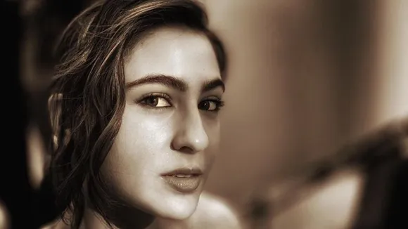 Sara Ali Khan Calls Herself â€˜Sasti Rekhaâ€™ In Latest Instagram Post, Varun Dhawanâ€™s Reply Is Epic