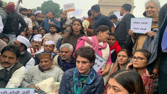 Priyanka Gandhi Vadra Sits At India Gate To Protest Against Crackdown On Students