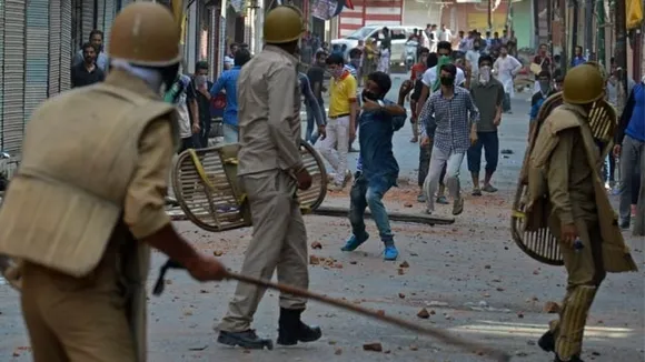 190 Stone Pelting Incidents In Kashmir Valley Since Abrogation Of Article 370