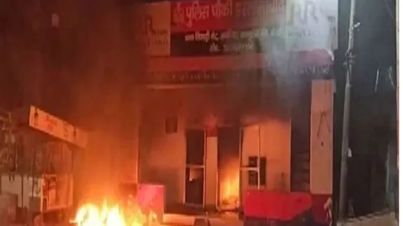 Meerut: One Dead In Violence During Anti-CAA Protests, Mob Torches Police Chowki In Islamabad