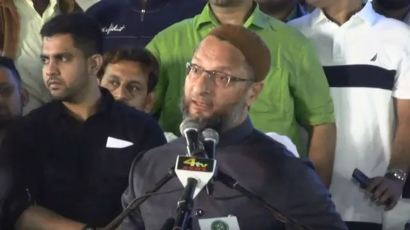 Citizenship Act: Hoist 'Tirangaa' On Your Rooftops As Mark Of Protests, Urges Asaduddin Owaisi