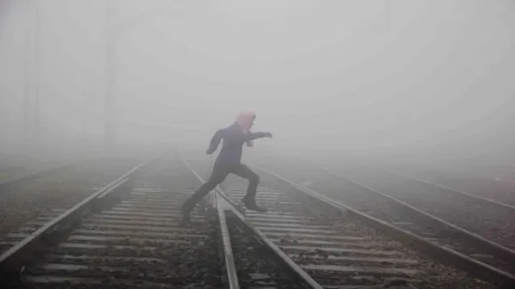 Dense Fog Envelopes National Capital, Zero Visibility Claims 6 Lives, Air And Rail Traffic Disrupted