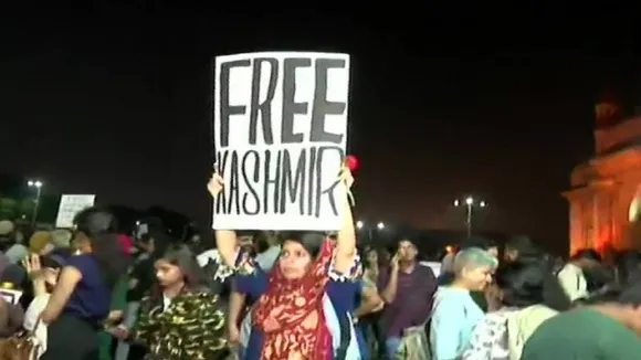 FIR Filed Against Mahek Mirza Prabhu For Holding â€˜Free Kashmirâ€™ Placard During Protest In Mumbai