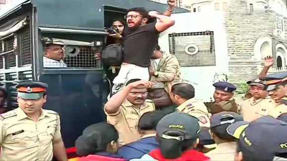 JNU Violence: Mumbai Police Moves Protesters From Gateway Of India To Azad Maidan