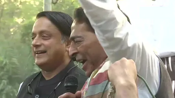 Congress MP Shashi Tharoor Joins CAA, NRC Protest Outside Jamia Millia Islamia Campus