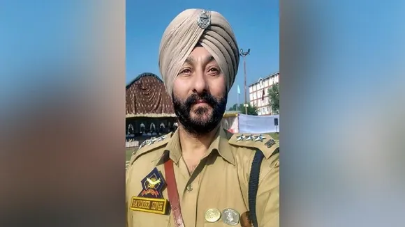 Kashmir: Deputy SP Davinder Singh Suspended, Had Sheltered Terrorists At His Residence