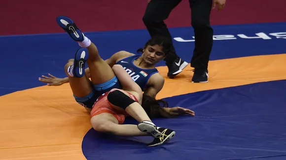 vinesh-phogat-wrestling