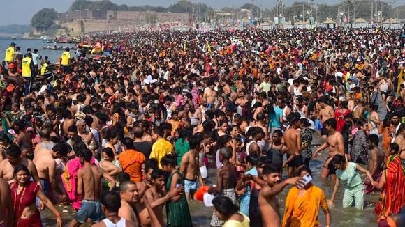 62.31 Crores dip in Holy Ganga so far new world record today in Mahakumbh 2025