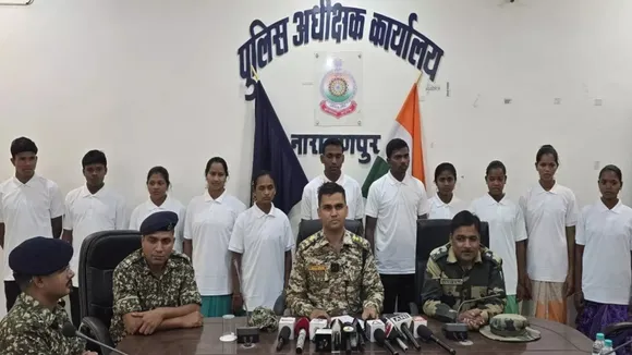 Narayanpur Naxalites surrender