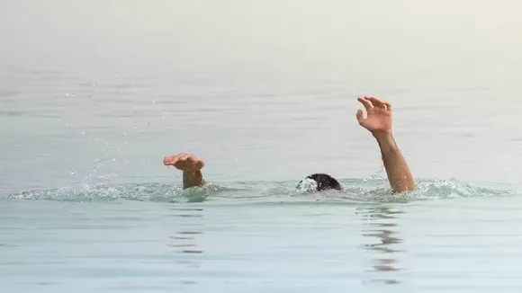 Chandrapur friends drowned