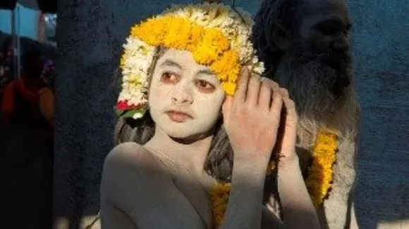 mahila naga sadhu.. 