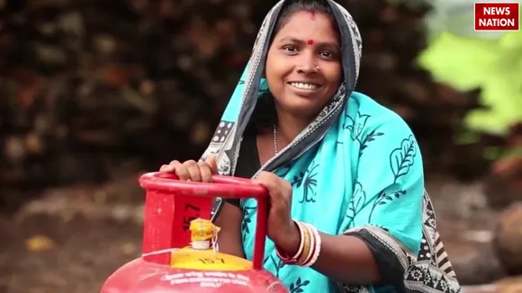 Women-with-cylinder