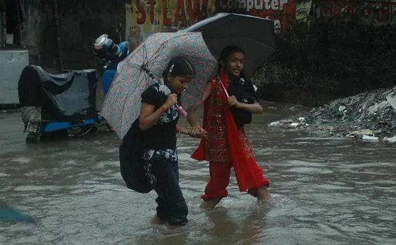 तेलंगाना में बारिश से 11 लोगों की मौत, कई जगह बाढ़ सी स्थिति