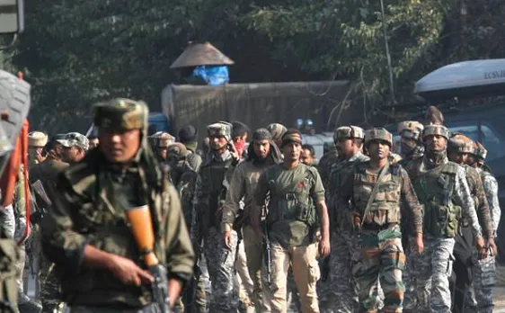 जम्मू-कश्मीर: पुलवामा जिले में आतंकियों ने घर में घुसकर की महिला की हत्या