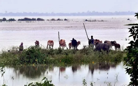 नॉर्थ-ईस्ट में बाढ़ से 58 जिले प्रभावित, 80 मौतें, रिजिजू ने लिया हालात का जायजा