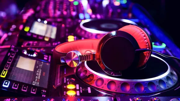 अब शादियों में फिर से बजेंगे DJ, सुप्रीम कोर्ट ने दिया आदेश