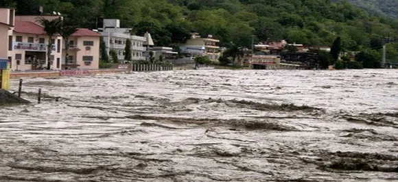 देवभूमि उत्तराखंड में आसमान से बरस रही आफत, इन तारीखों को और मचाएगी तांडव