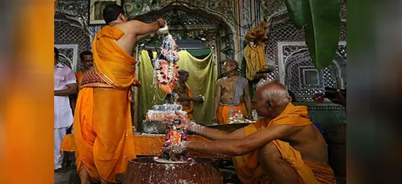 Janmashtami 2018: जयपुर के इस मंदिर में दिन के 12 बजे मनाया जाता है कृष्ण का जन्म, जानें वजह