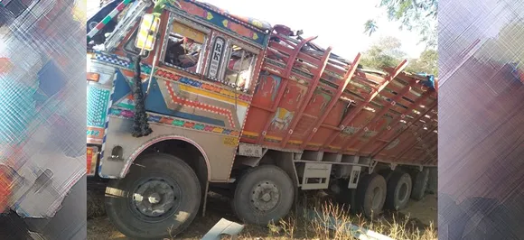 शिवपुरी में 5 लोग पर मौत बनकर पलटा ट्रक, अजवाइन के बोरों के नीचे दबे कई लोग