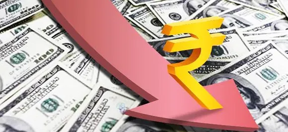 Forex Market : डॉलर के मुकाबल रुपया 22 पैसे कमजोर खुला