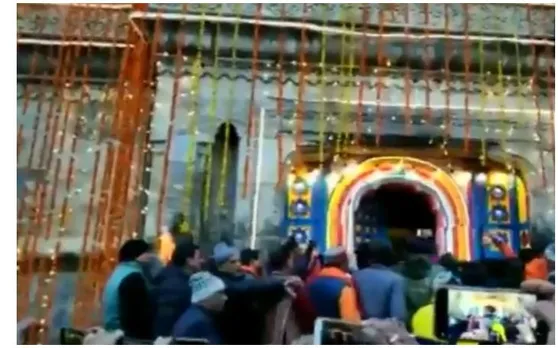 हर-हर महादेव के जयकारे से गूंजा बाबा केदारनाथ धाम, 6 महीने बाद खुले मंदिर के कपाट