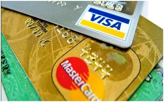 क्रेडिट कार्ड (Credit Card) का सोच-समझकर करें इस्तेमाल, नहीं तो देना पड़ सकता है भारी चार्ज