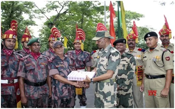 भारतीय, बांग्लादेश सीमा रक्षकों ने एक दूसरे को ईद की शुभकामनाएं दीं