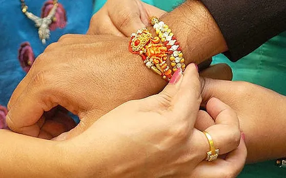 Raksha Bandhan 2019: 15 अगस्त को इस शुभ मुहूर्त पर बांधे अपने भाई को राखी