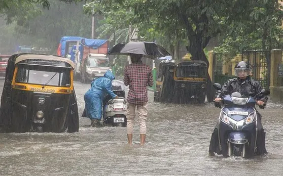 भारी बारिश की चपेट में उत्तर भारत, दिल्ली समेत इन राज्यों में बाढ़ की चेतावनी