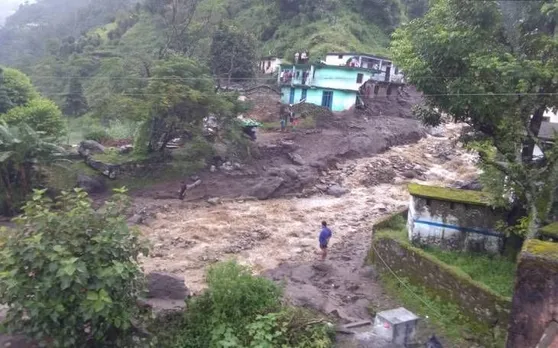 राजस्थान: भारी बारिश के बाद चंबल नदी भी अपने विकराल रूप में, जलमग्न हुए कई गांव