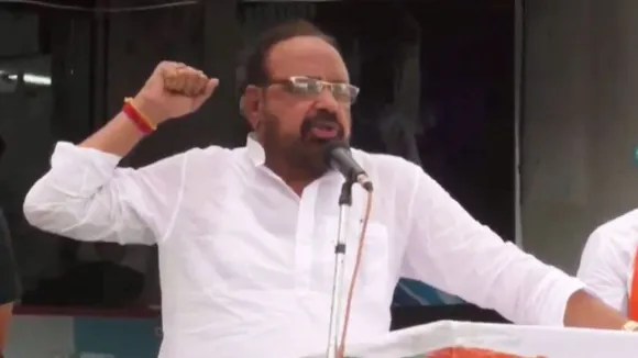 नेताओं ने लांघी सीमाएं, मध्य प्रदेश की सियासत में 'हेमा मालिनी के गाल और चील-कौवे' की एंट्री