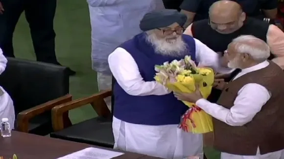 PM Modi congratulated Prakash Singh Badal on his birthday