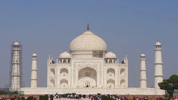 Free Entry in Taj mahal