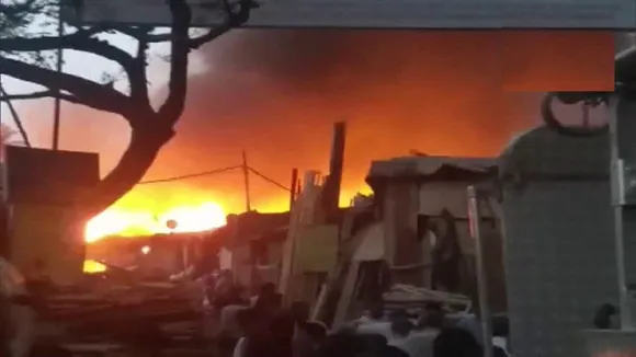 Fire breaks out at a godown in Goregoan