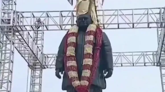 statue of pv narsimha rao