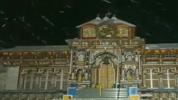 snowfall in Badrinath Temple