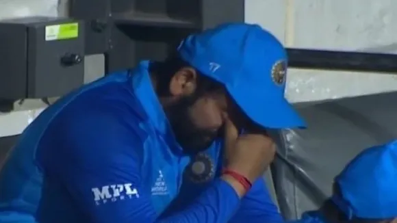 Rohit Sharma: हार के बाद डगआउट में फूट-फूट के रोए रोहित शर्मा, जमकर बहाए आंसू