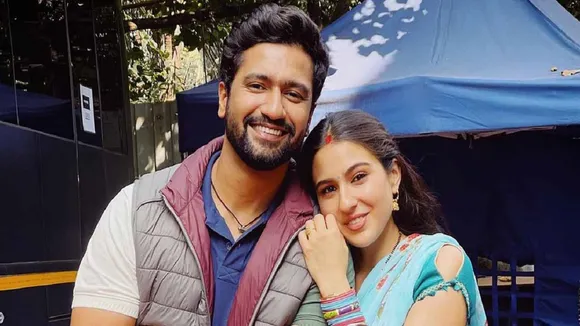 vicky kaushal sara ali khan go jhumka shopping in delhis janpath market