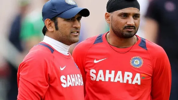 harbhajan singh angry on ms dhoni fan on social media